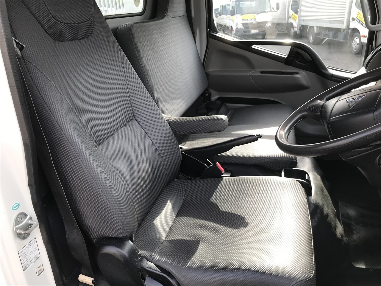 2017 Mitsubishi Canter