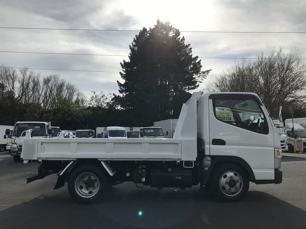 2017 Mitsubishi Canter