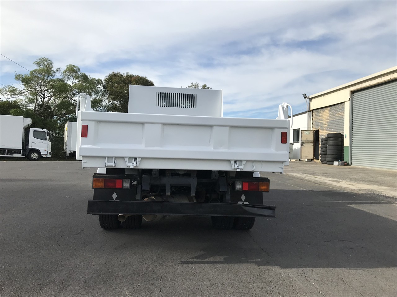 2017 Mitsubishi Canter