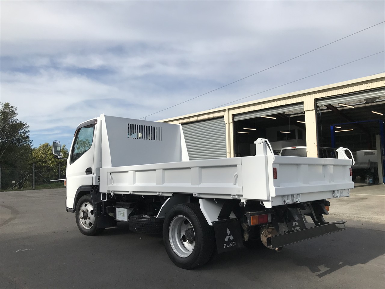 2017 Mitsubishi Canter