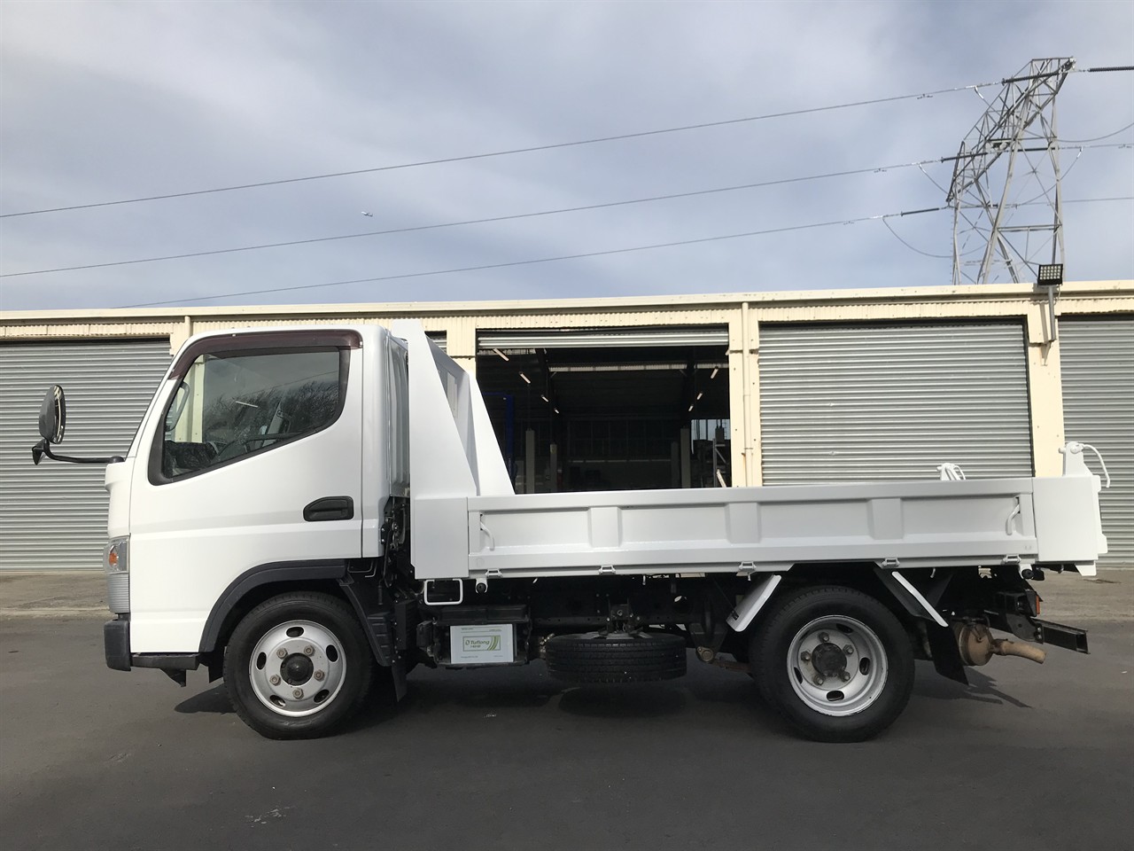 2017 Mitsubishi Canter