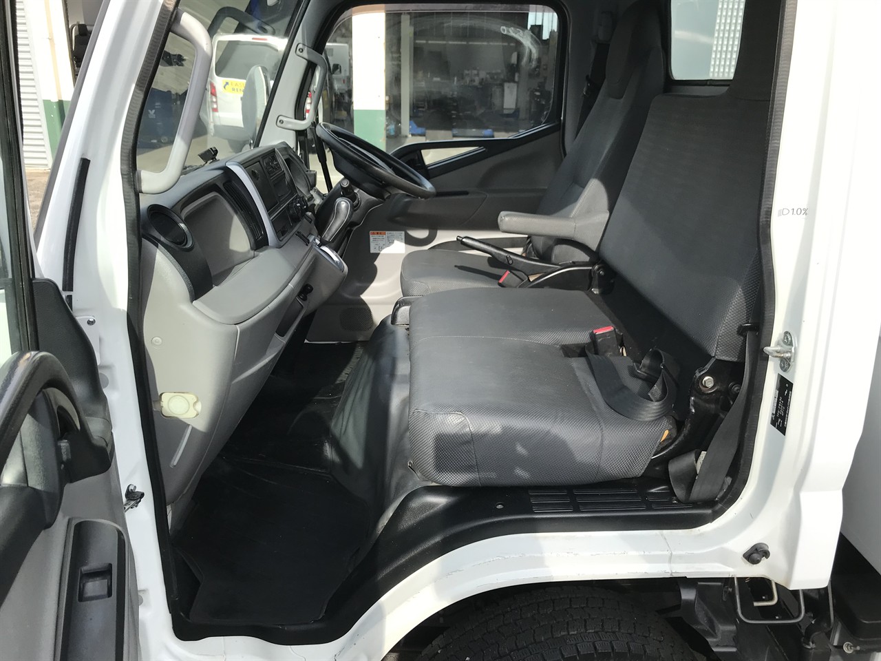 2017 Mitsubishi Canter