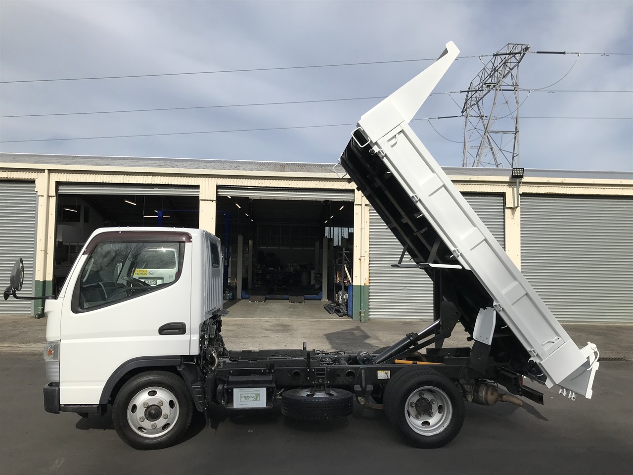 2017 Mitsubishi Canter