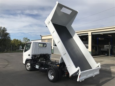 2017 Mitsubishi Canter - Thumbnail