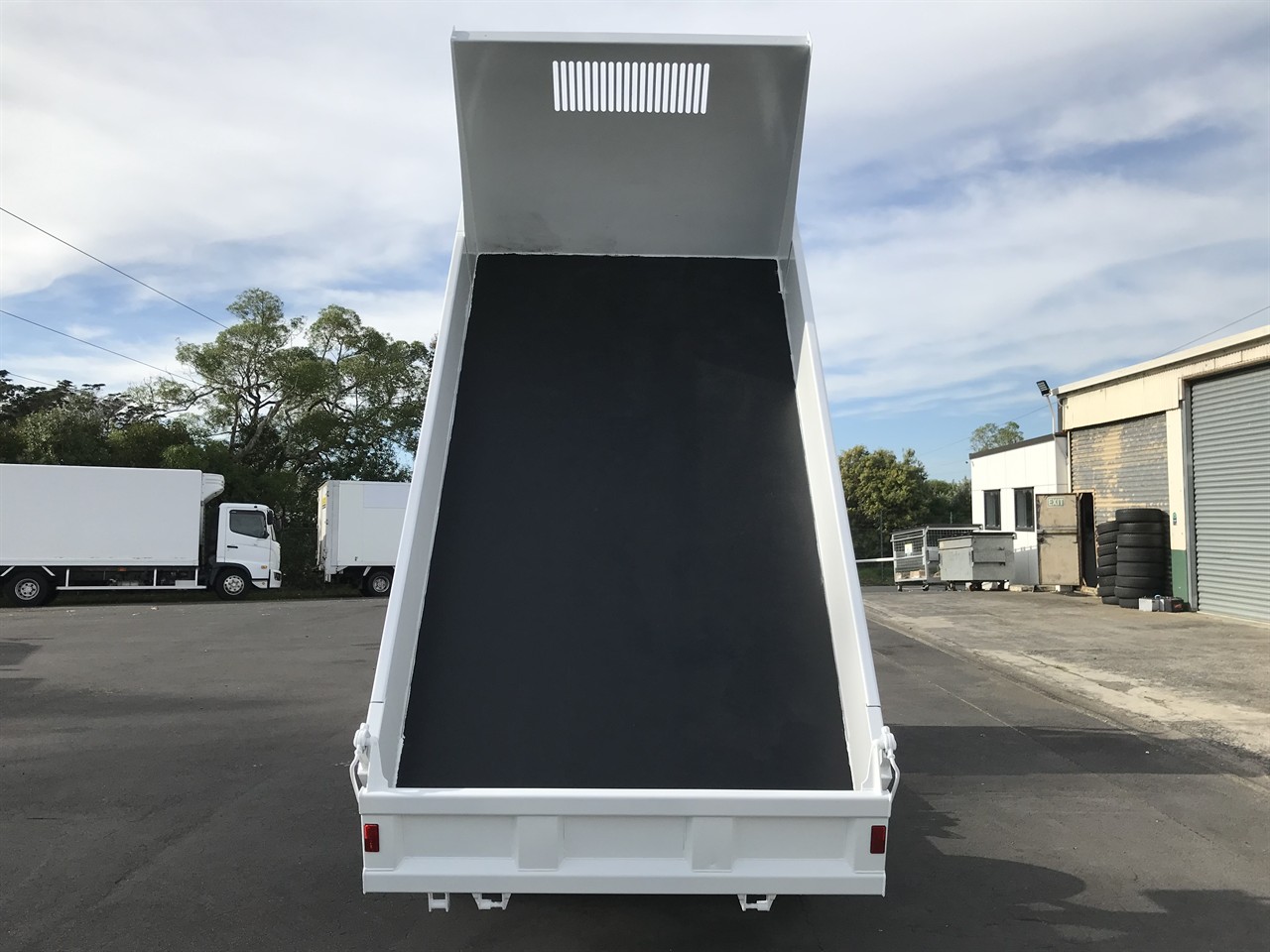 2017 Mitsubishi Canter