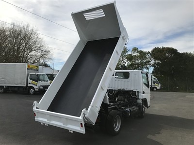2017 Mitsubishi Canter - Thumbnail