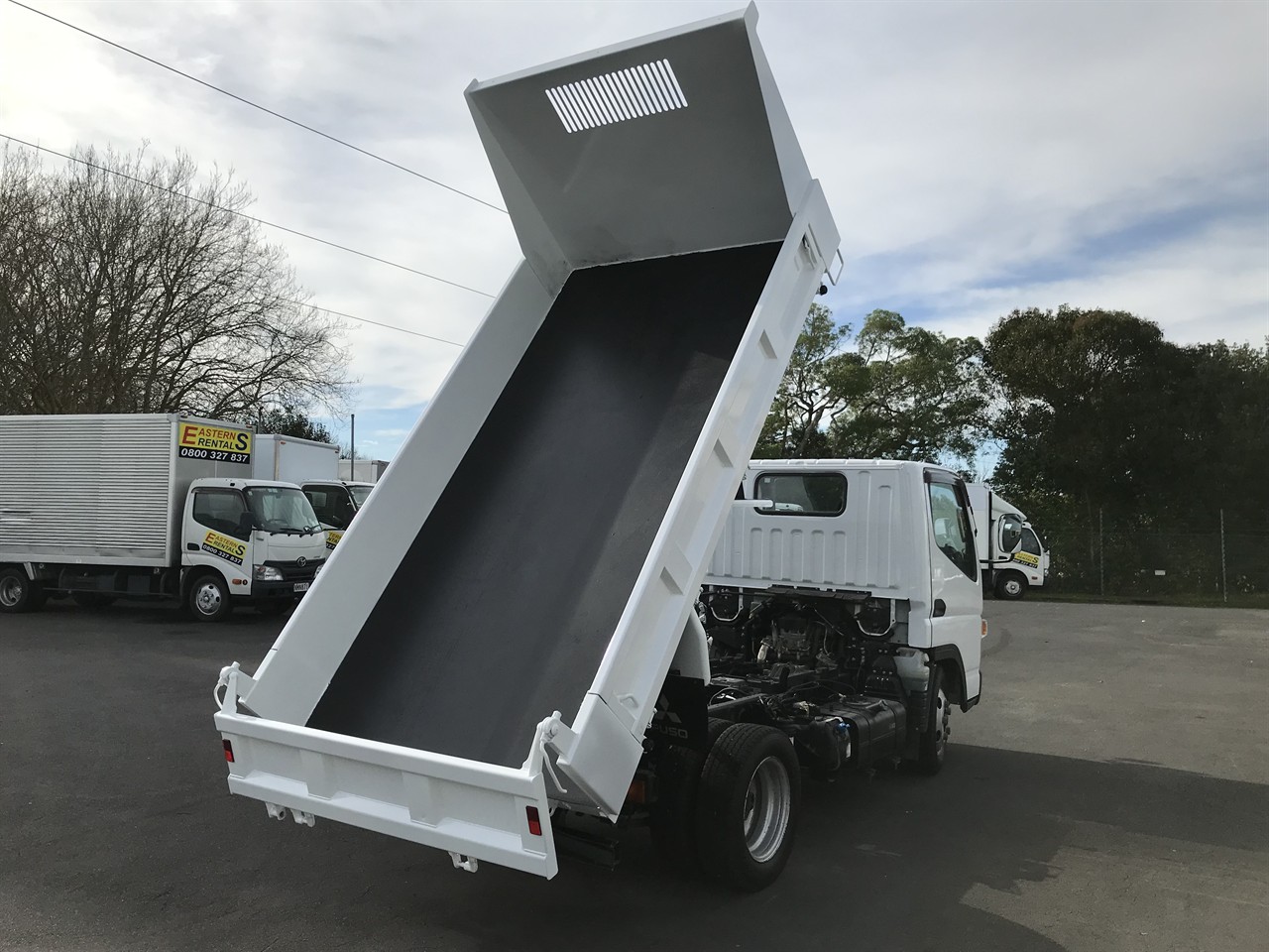2017 Mitsubishi Canter