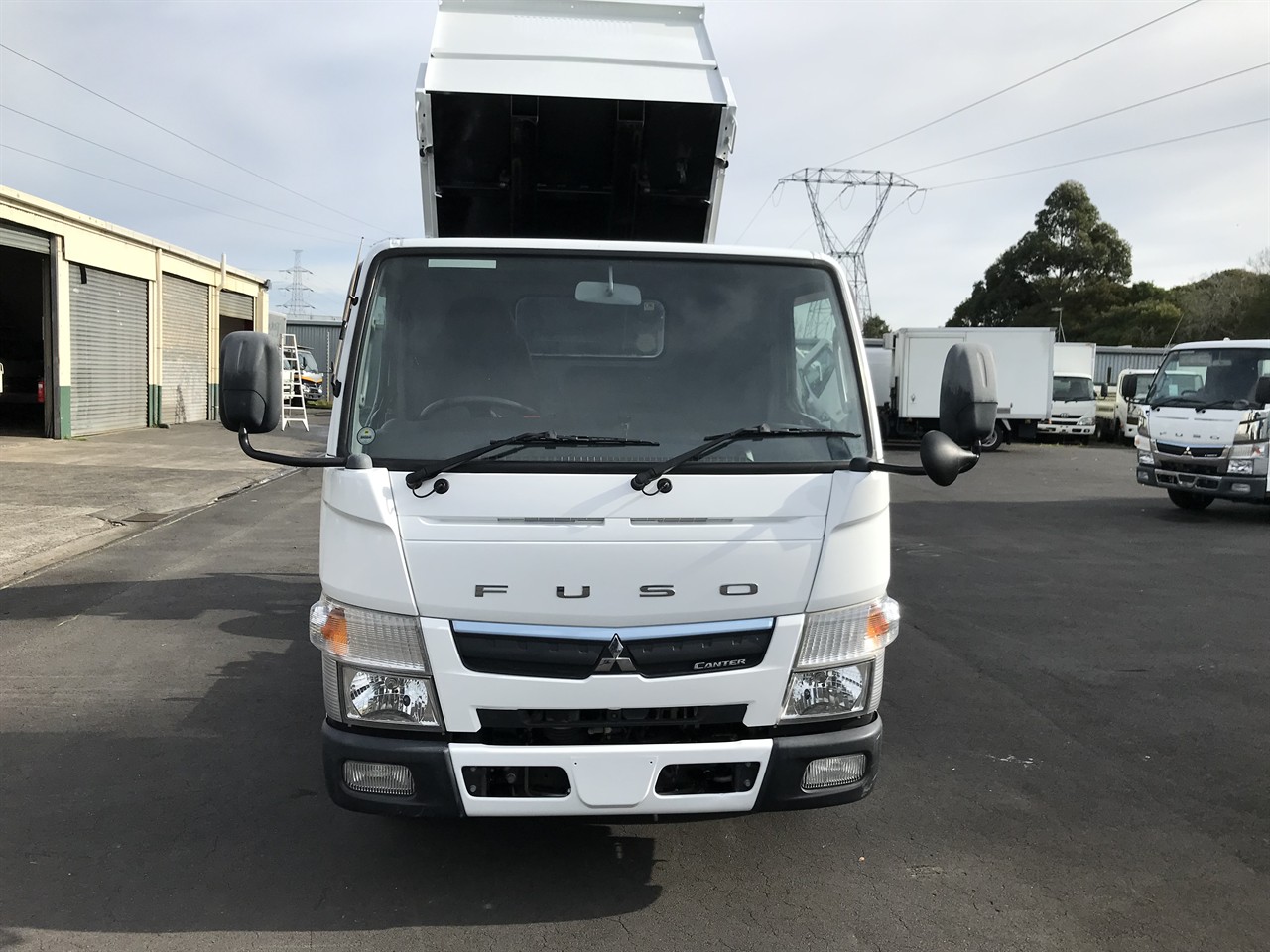 2017 Mitsubishi Canter