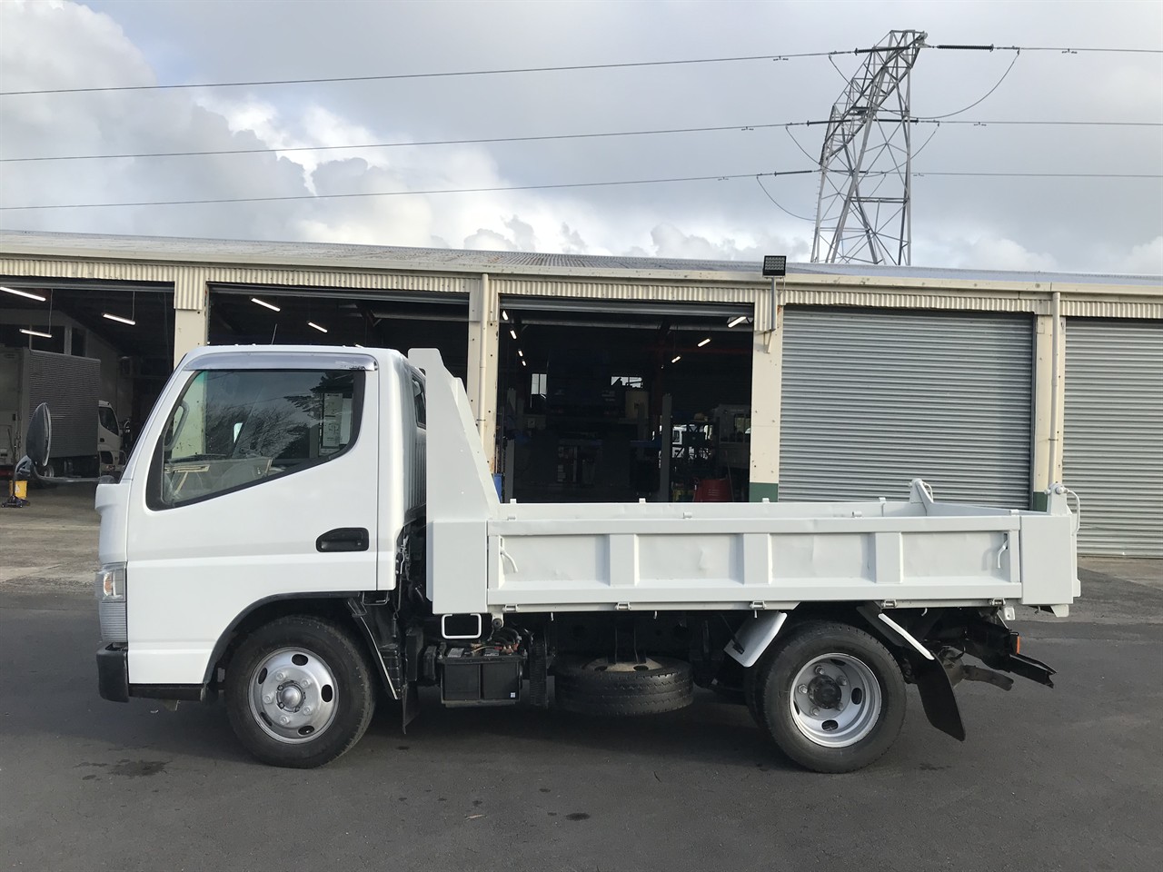 2013 Mitsubishi Canter