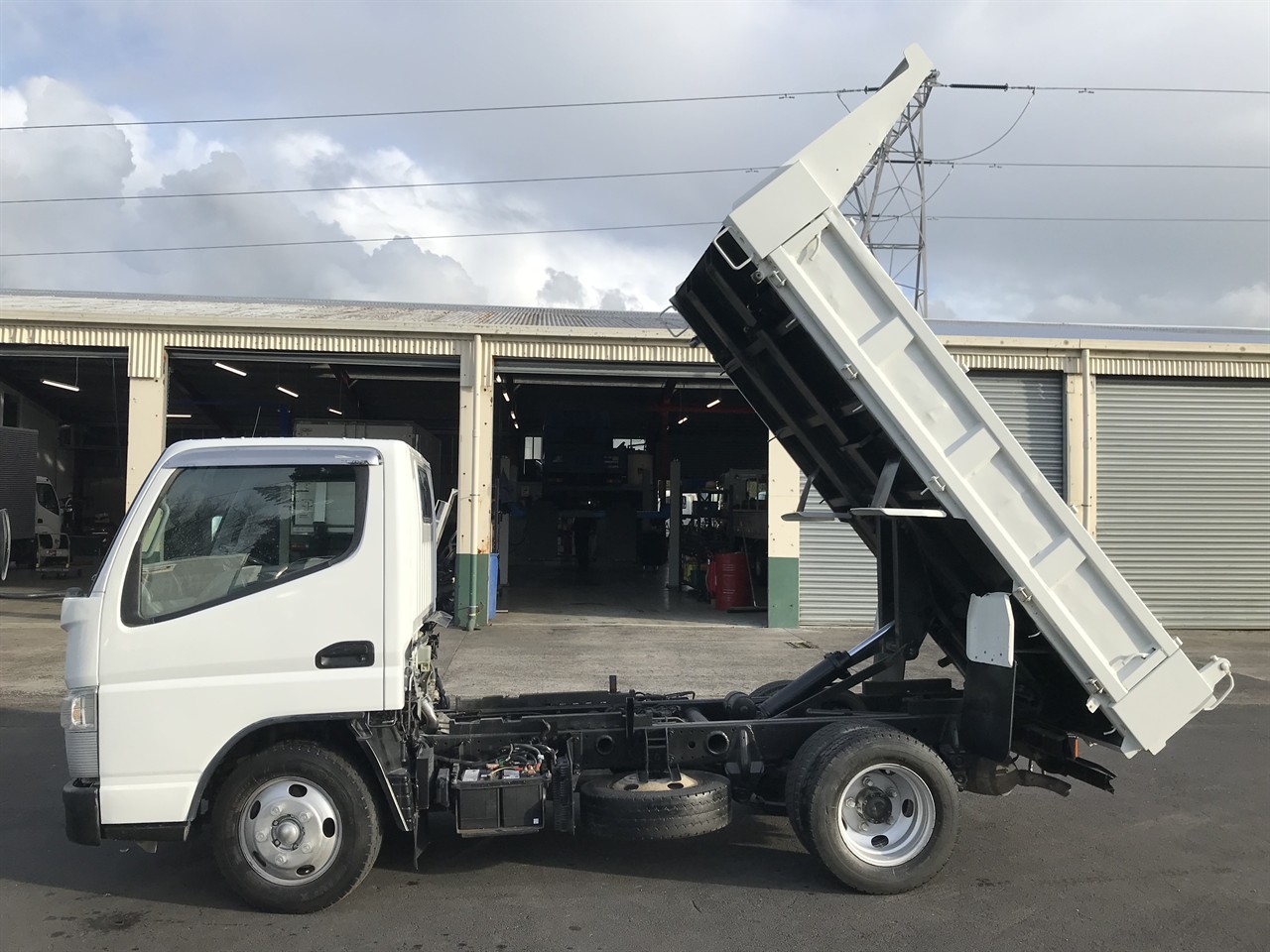 2013 Mitsubishi Canter
