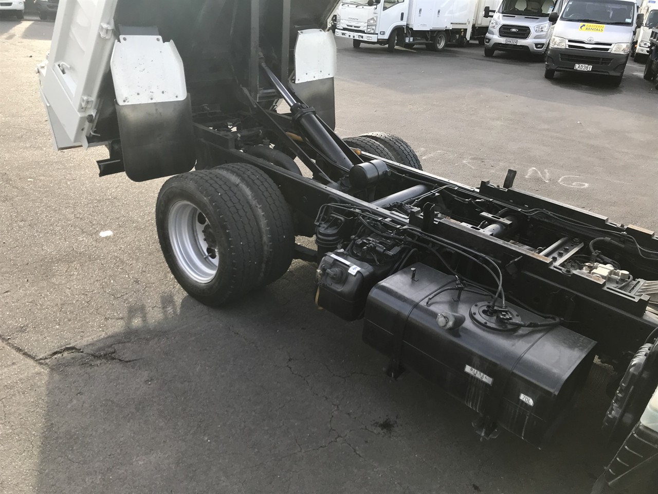 2013 Mitsubishi Canter