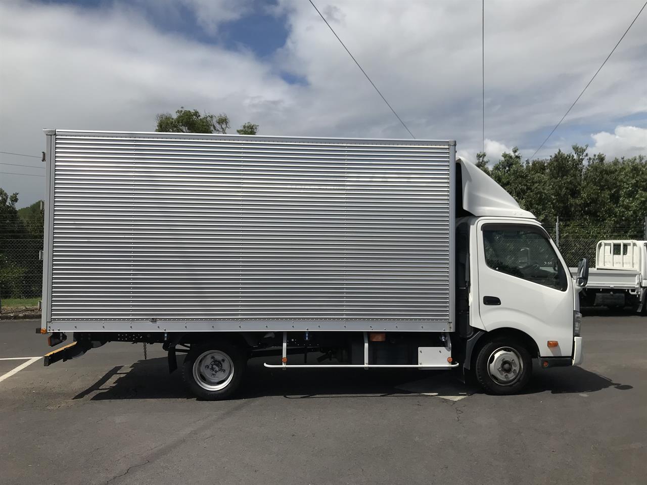 2015 Hino Dutro