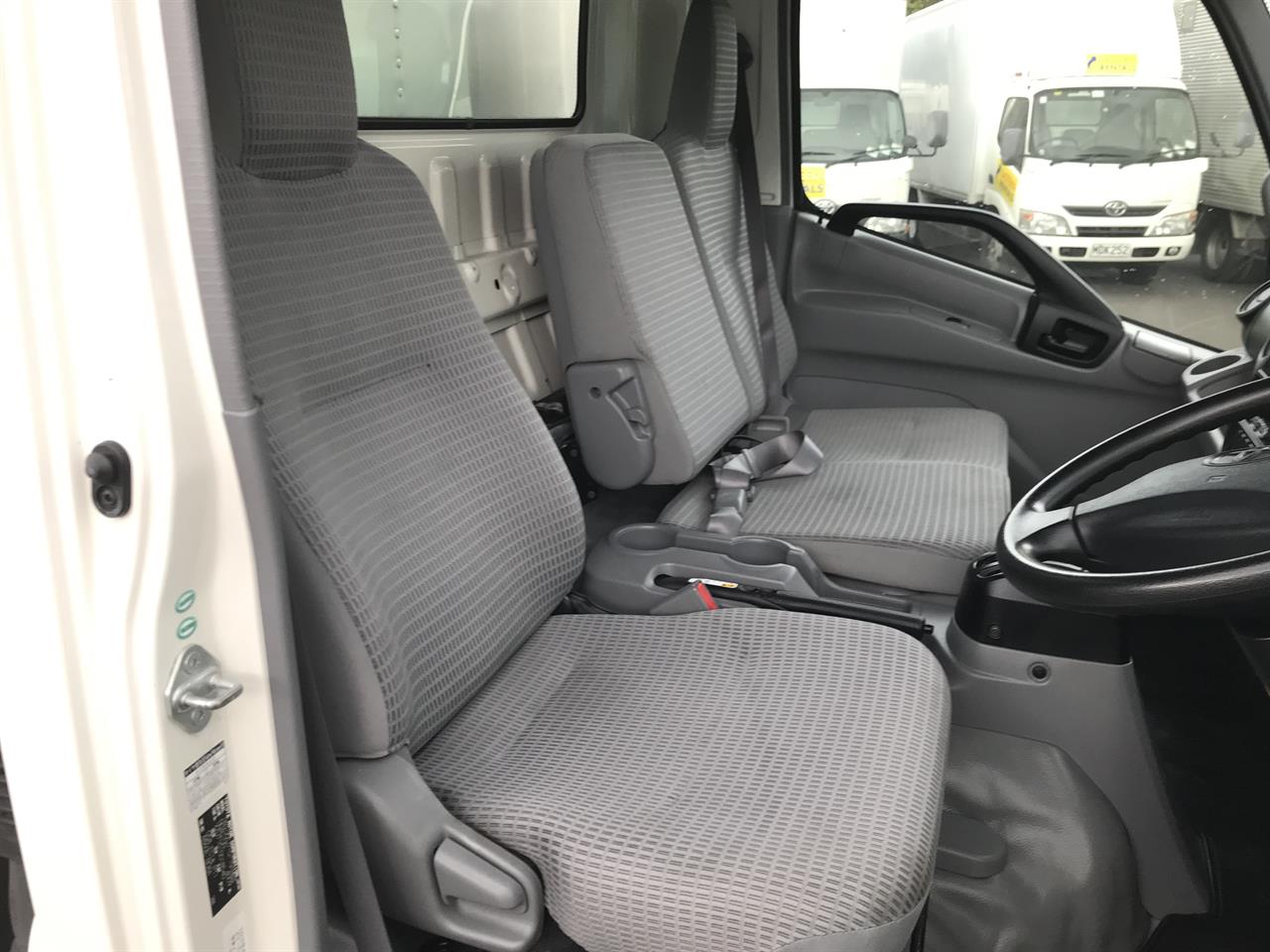 2015 Hino Dutro