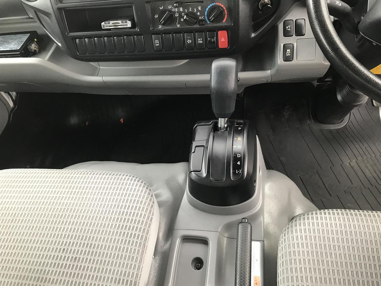 2015 Hino Dutro