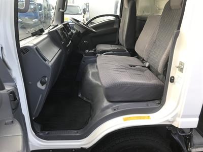 2019 Isuzu Elf - Thumbnail