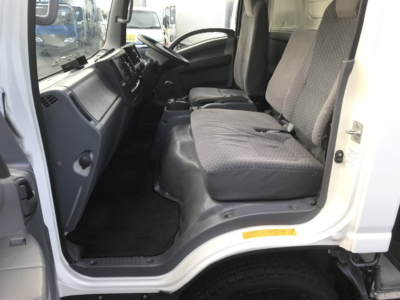 2019 Isuzu Elf