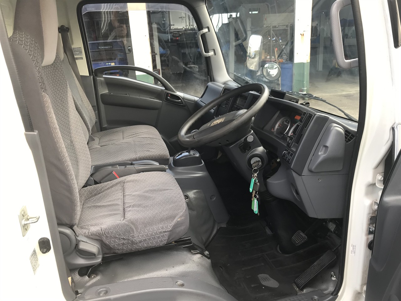 2019 Isuzu Elf