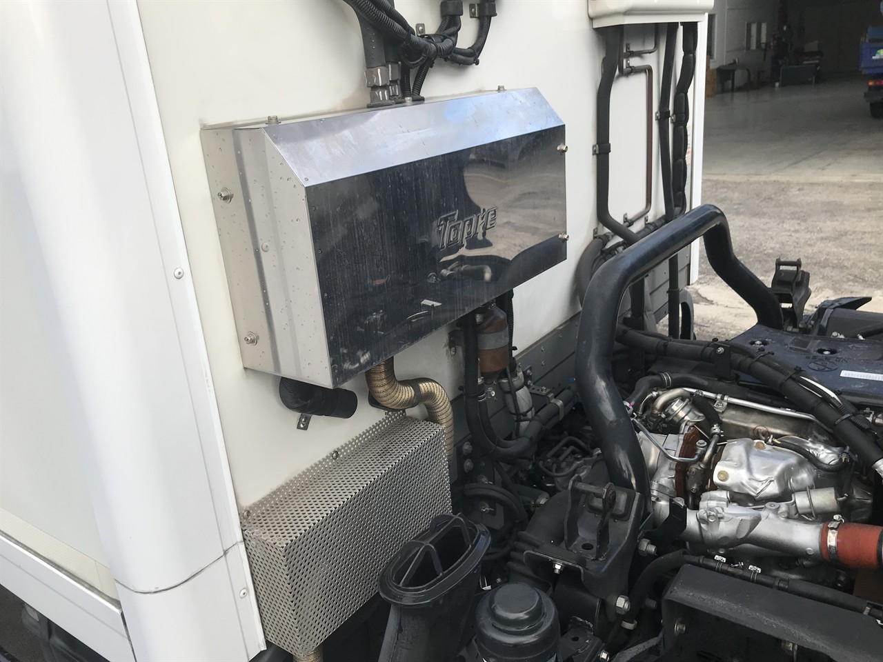 2019 Isuzu Elf
