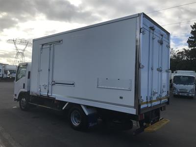 2019 Isuzu Elf - Thumbnail