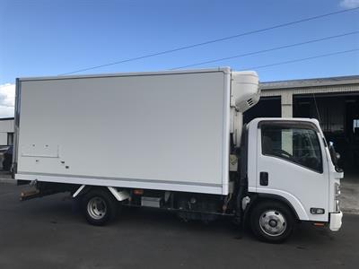 2019 Isuzu Elf - Thumbnail