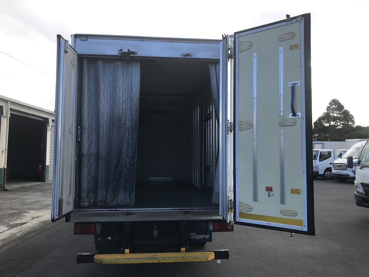 2019 Isuzu Elf