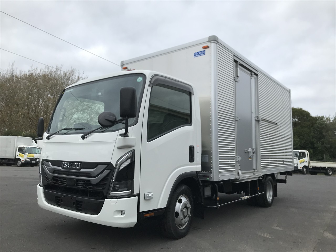 2024 Isuzu Elf