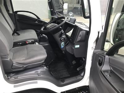 2024 Isuzu Elf - Thumbnail