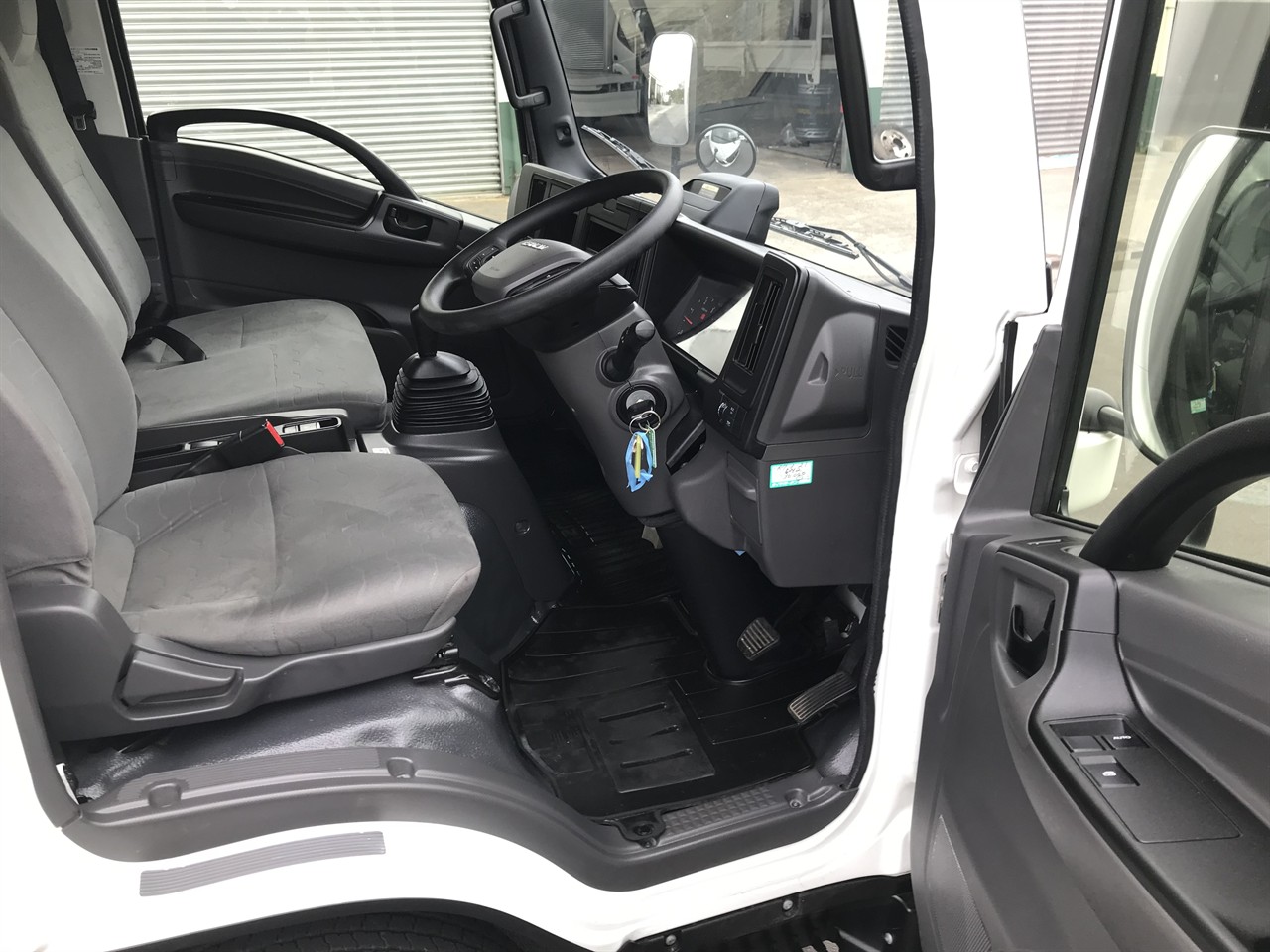 2024 Isuzu Elf