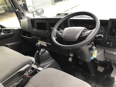 2024 Isuzu Elf - Thumbnail
