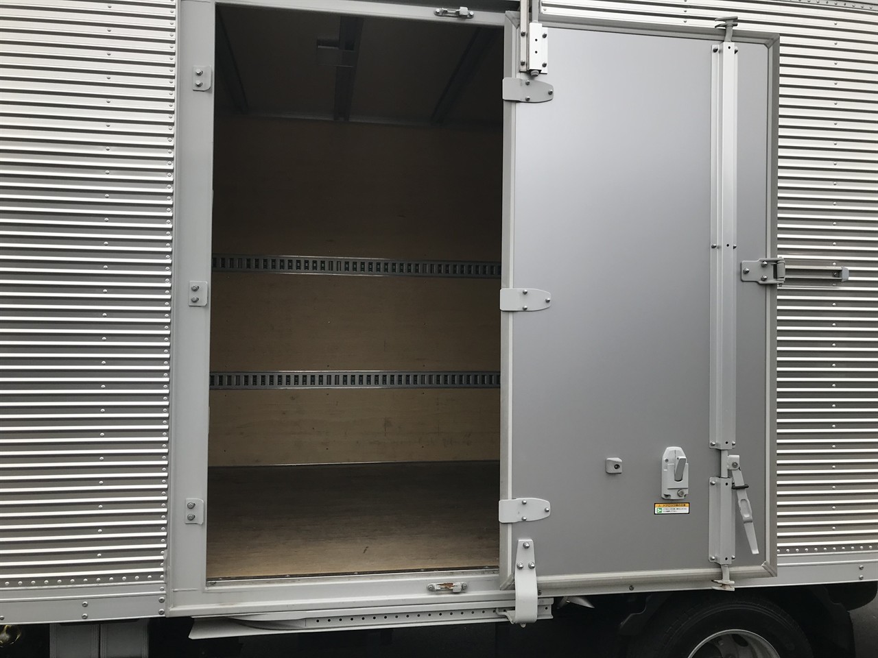 2024 Isuzu Elf