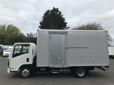 2024 Isuzu Elf - Thumbnail