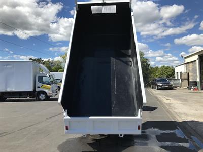 2018 Mitsubishi Canter - Thumbnail