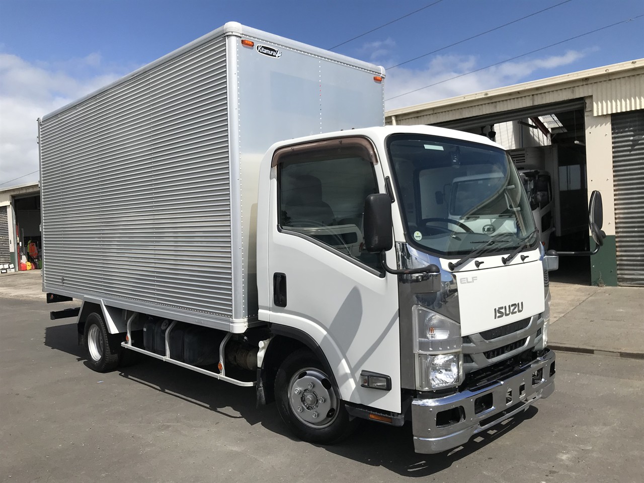 2017 Isuzu Elf