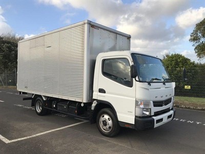 2016 Mitsubishi Canter - Thumbnail