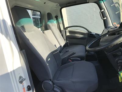 2012 Isuzu Elf - Thumbnail