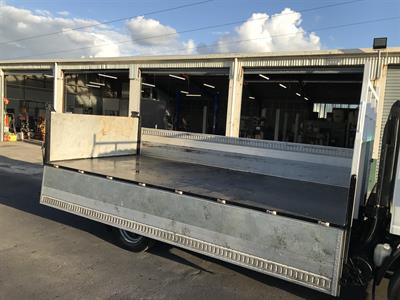 2012 Isuzu Elf - Thumbnail