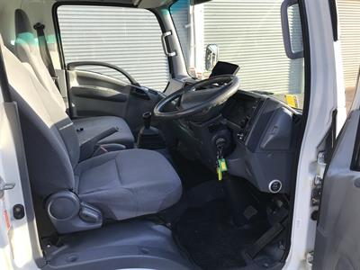 2012 Isuzu Elf - Thumbnail