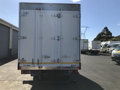 2017 Isuzu Elf - Thumbnail